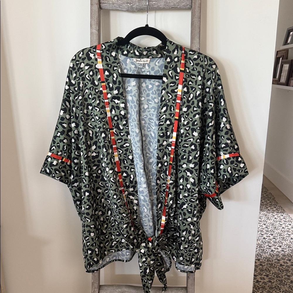 Stylish Leopard Print Kimono Top